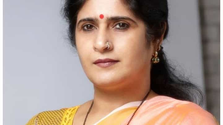 वायकरांच्या उमेदवारीला मनसेचा विरोध, निरूपम महाराष्ट्रद्रोही तर...शालिनी ठाकरेंचा शिंदेंना टोला वायकरांच्या उमेदवारीला मनसेचा विरोध, निरूपम महाराष्ट्रद्रोही तर...शालिनी ठाकरेंचा शिंदेंना टोला