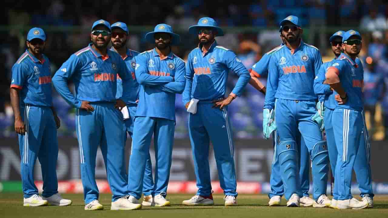 Team India : मुंबई इंडियन्सच्या या दोन प्लेयर्सना T20 वर्ल्ड कपसाठी टीम इंडियात स्थान मिळणं कठीण