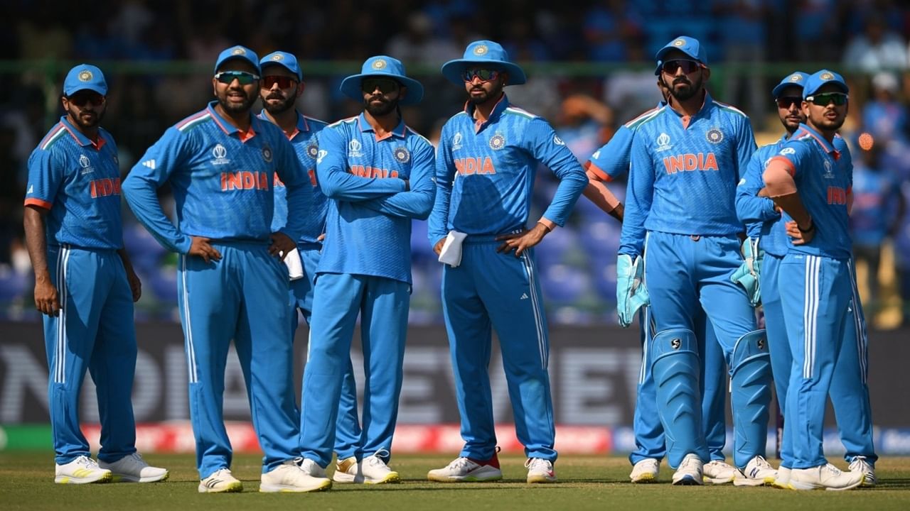 Team India : मुंबई इंडियन्सच्या 'या' दोन प्लेयर्सना T20 वर्ल्ड कपसाठी टीम इंडियात स्थान मिळणं कठीण