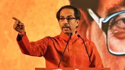 शिवाजी महाराजांनी सुरत लुटली, सुरत महाराष्ट्र का लुटत आहे?; उद्धव ठाकरे यांचा सवाल