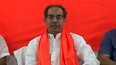 मोदी सरकारने शिवसेनेच्या सातबाऱ्यावर गद्दारांचं नाव लिहीलं - उद्धव ठाकरे