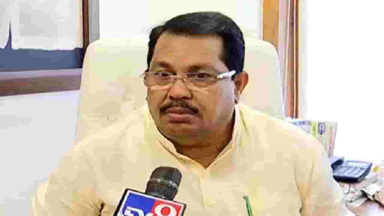 'इकडे परत येऊ शकत नाही आणि तिकडे दुखवू शकत नाही', विजय वडेट्टीवार यांचा रोख कुणावर? 'इकडे परत येऊ शकत नाही आणि तिकडे दुखवू शकत नाही', विजय वडेट्टीवार यांचा रोख कुणावर?