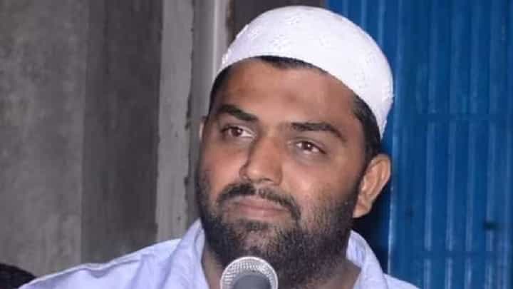 मध्यरात्रीच डाव साधला, माजी महापौरांवर अज्ञात हल्लेखोरांचा गोळीबार; अख्ख शहर दहशतीत मध्यरात्रीच डाव साधला, माजी महापौरांवर अज्ञात हल्लेखोरांचा गोळीबार; अख्ख शहर दहशतीत
