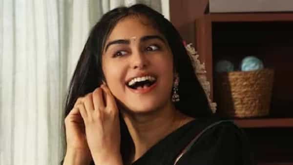 'द केरळ स्टोरी' हा चित्रपट 2023 मधील हिट चित्रपटांपैकी एक आहे. द केरळ स्टोरी चित्रपटाने मोठा धमाका केला. द केरळ स्टोरी चित्रपटात मुख्य भूमिकेत अदा शर्मा दिसली.