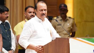 अजित पवारांनी तो प्रश्न विचारताच कार्यकर्त्याची तारांबळ; मग दादा म्हणाले, घोषणा द्या पण...