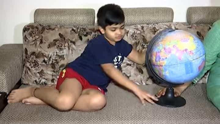 भाई ये Google से कम नही... 2000 प्रश्नांची उत्तरं तोंडपाठ, अवघ्या सहा वर्षांच्या चिमुकल्याची कमाल, कोण आहे हा गुगुल बॉय? भाई ये Google से कम नही... 2000 प्रश्नांची उत्तरं तोंडपाठ, अवघ्या सहा वर्षांच्या चिमुकल्याची कमाल, कोण आहे हा गुगुल बॉय?