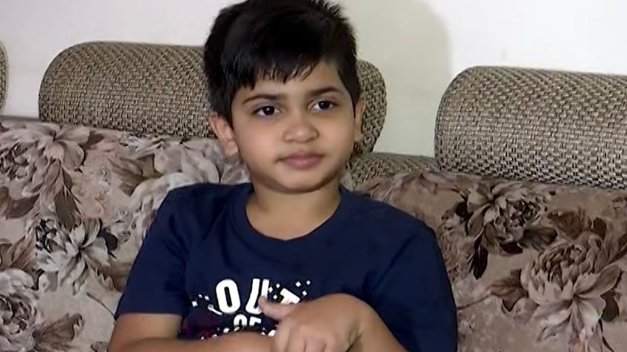विचाराल ते सेकंदात सांगतो... नागपुरात अवघ्या सहा वर्षाचा गुगल बॉय; काय आहे भानगड? विचाराल ते सेकंदात सांगतो... नागपुरात अवघ्या सहा वर्षाचा गुगल बॉय; काय आहे भानगड?