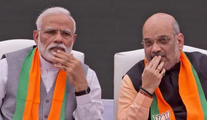 Saamana On BJP : 'हलके' पत्तेच त्यांना 'भारी' पडणार... 'सामना'तून भाजपवर सडकून टीका Saamana On BJP : 'हलके' पत्तेच त्यांना 'भारी' पडणार... 'सामना'तून भाजपवर सडकून टीका