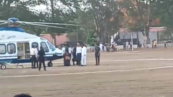 दोन तासांच्या दौऱ्यासाठी इतक्या जड बॅगा का? ठाकरे गटाचा गंभीर आरोप काय? दोन तासांच्या दौऱ्यासाठी इतक्या जड बॅगा का? ठाकरे गटाचा गंभीर आरोप काय?