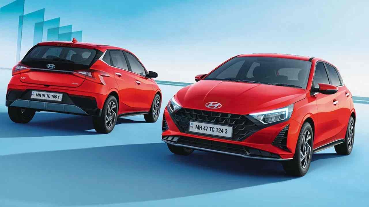 Hyundai i20 : ही कार ईस्ट आणि साऊथमध्ये 25 हजार रुपये कॅश आणि 10 हजार रुपये एक्सचेंज डिस्काऊंटसह विकली जात आहे. सेंट्रल, नॉर्थ एंड वेस्टमध्ये या गाडीवर 35 हजार रुपये कॅश आणि 10 हजार रुपये एक्सचेंज बोनस मिळतोय. 