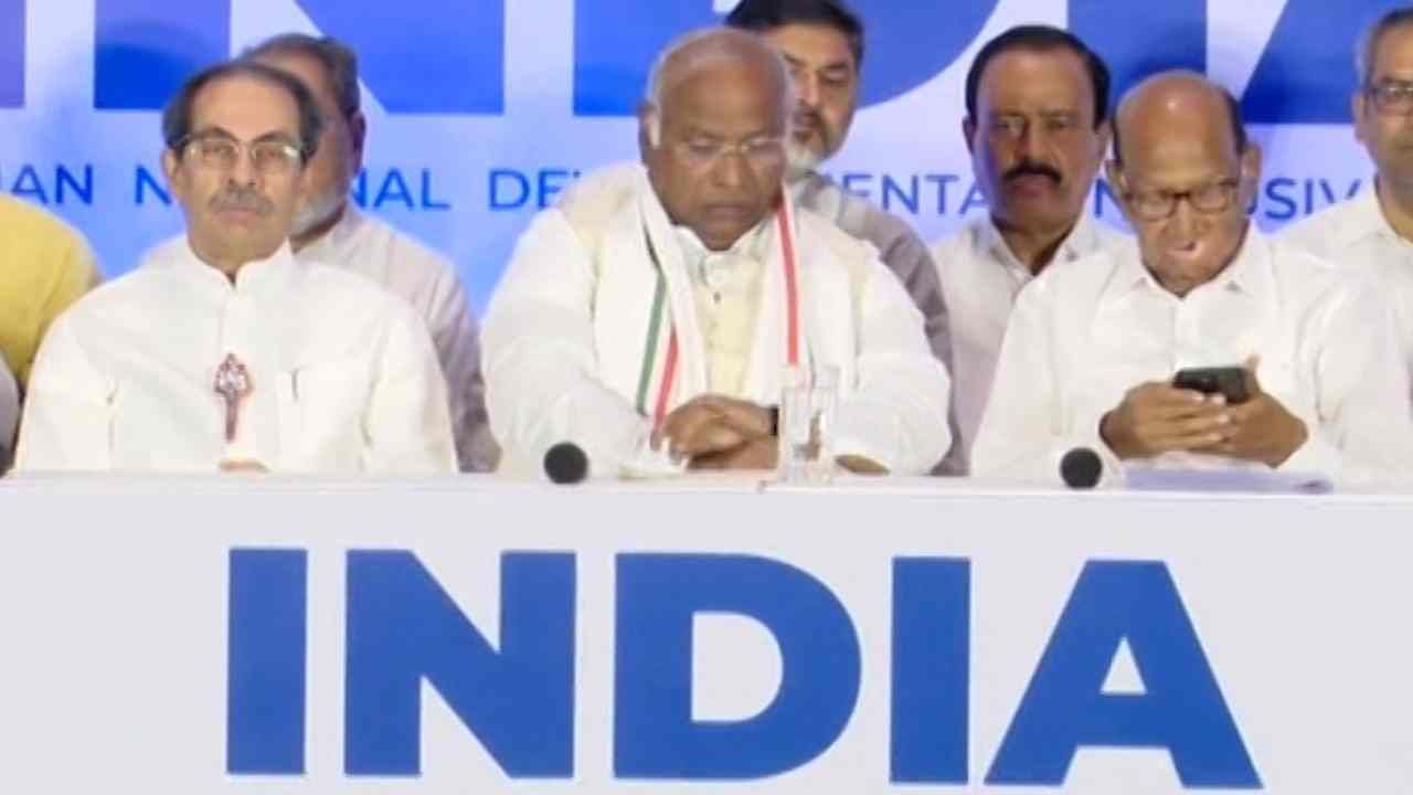 INDIA Alliance press conference : महाराष्ट्रात मविआ इतक्या जागा जिंकणार, काँग्रेस अध्यक्षांचा मोठा दावा