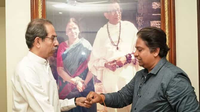 मोदींना पाठिंबा देताच राज ठाकरे यांची सोडली साथ; आता कीर्तिकुमार शिंदे यांनी हाती धरली मशाल