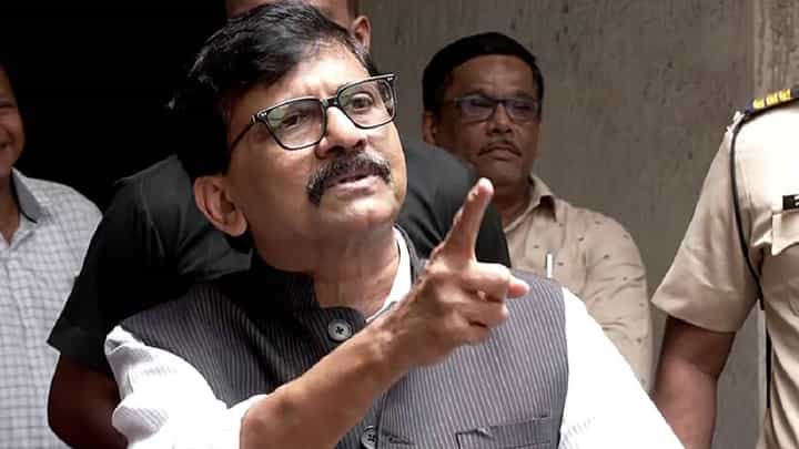 Sanjay Raut : कोणी मिशा काढणार होतं तर कोणी संन्यास घेणार होतं..., संजय राऊत यांचा कुणाला खोचक टोला? Sanjay Raut : कोणी मिशा काढणार होतं तर कोणी संन्यास घेणार होतं..., संजय राऊत यांचा कुणाला खोचक टोला?