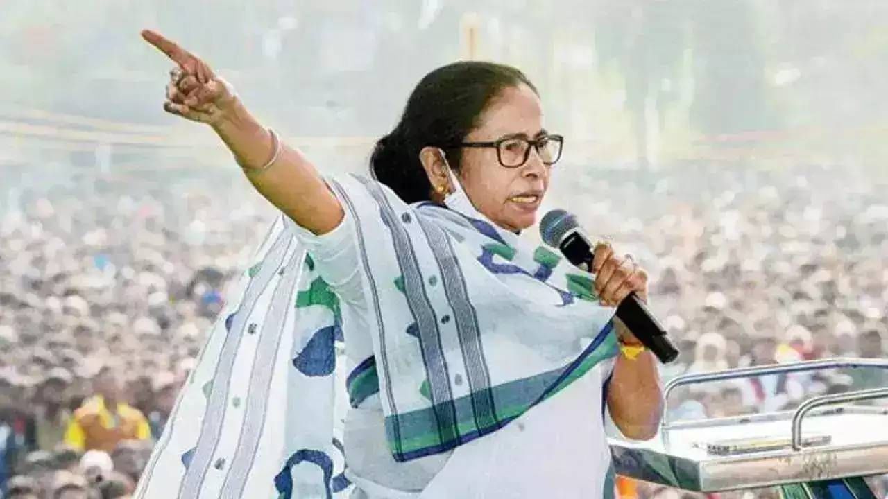 Mamata Banerjee : मोठी बातमी, ममता दीदीचा सूर पालटला; काँग्रेसला काय फायदा, काय दिला इशारा Mamata Banerjee : मोठी बातमी, ममता दीदीचा सूर पालटला; काँग्रेसला काय फायदा, काय दिला इशारा