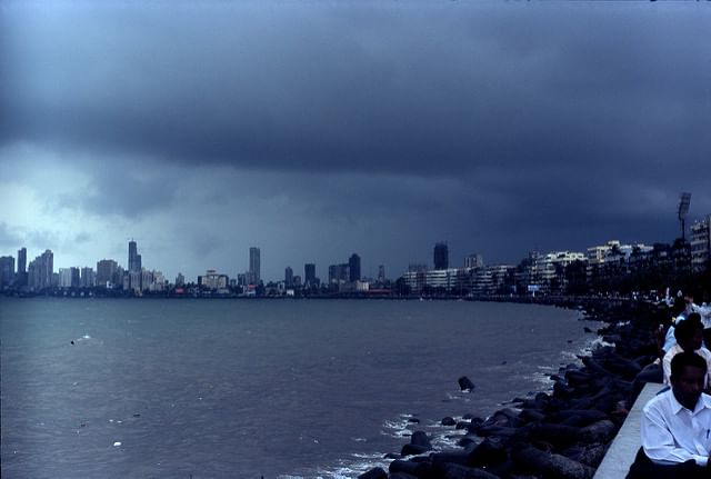 Mumbai Rain Forecast : मुंबईकरांसाठी पावसासंदर्भात मोठी अपडेट, IMD चा अंदाज, पुढील तीन दिवस...