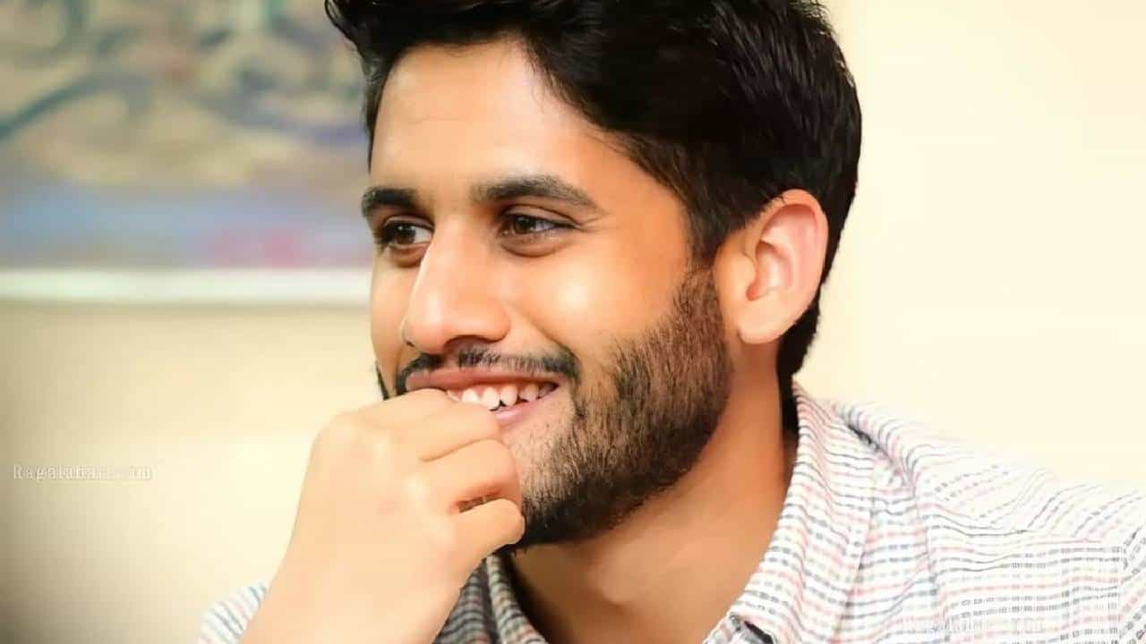 अभिनेता नागा चैतन्य सतत त्याच्या पर्सनल लाईफमुळे चर्चेत आहे. अभिनेत्याने पत्नी आणि अभिनेत्री समांथा रूथ प्रभू हिच्यासोबत घटस्फोट घेतला. यांच्या घटस्फोटानंतर लोक हैराण झाले.