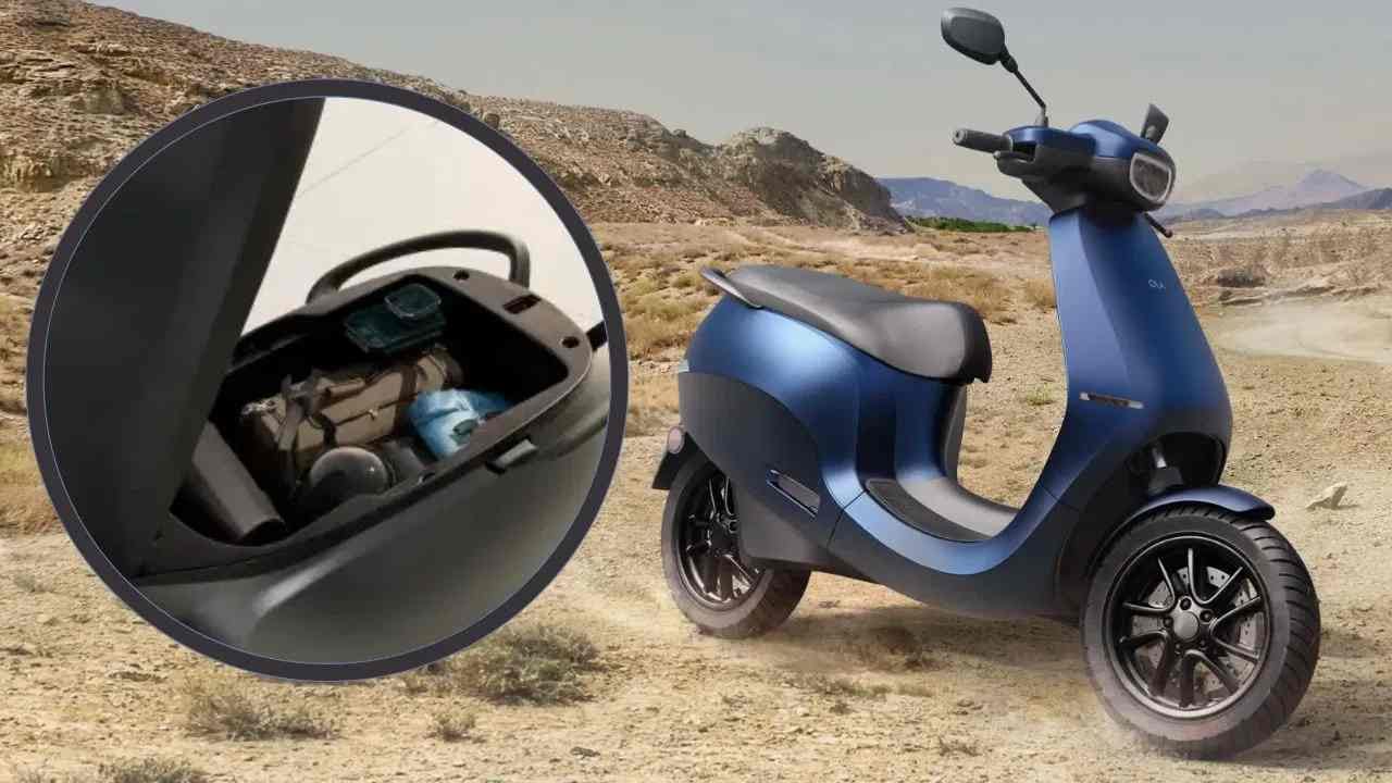 Ola S1 Pro : ओला एस1 प्रो इलेक्ट्रिक स्कूटरच्या पूर्ण रेंजमध्ये 34 लीटरचा बूट स्पेस मिळतो. याआधी 36 लीटरचा बूट स्पेस मिळायचा. ओला इंडियन मार्केटमध्ये पहिली अशी इलेक्ट्रिक स्कूटर आहे, ज्यांनी सर्वात जास्त जागा द्यायला सुरुवात केली. याची एक्स-शोरूम किंमत 74,999 रुपयापासून सुरु होते. (Ola)