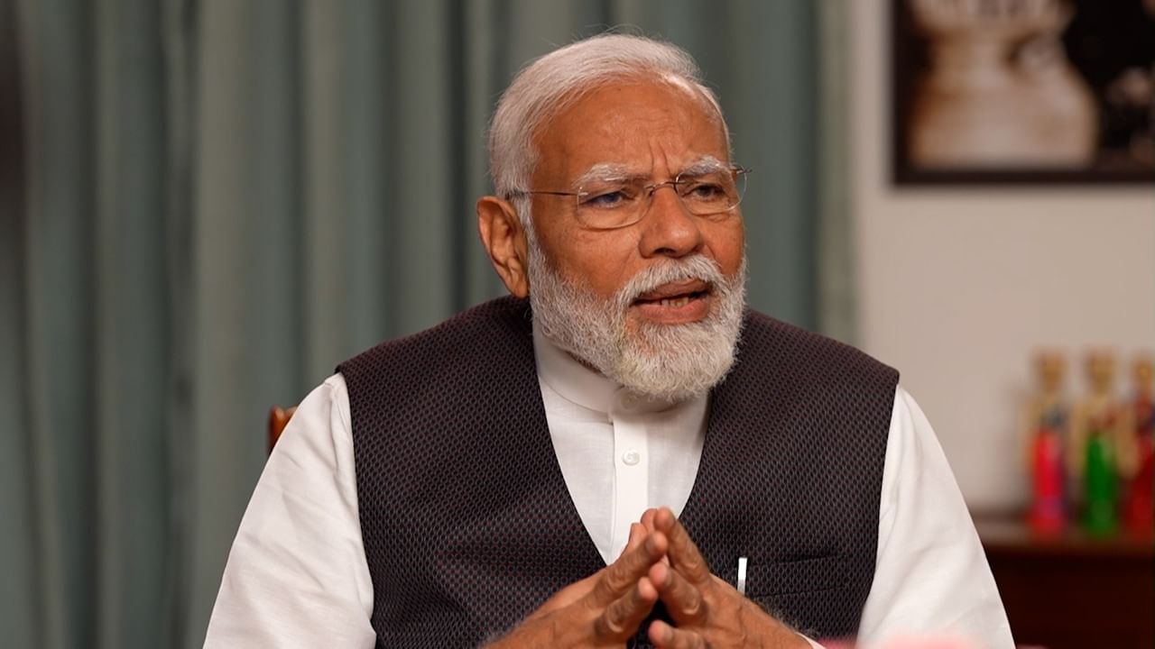 PM Modi on Dictator : आपल्या देशात ढगातूनही हुकूमशहा निर्माण होणार नाही; पंतप्रधान मोदींनी विरोधकांना सुनावलं