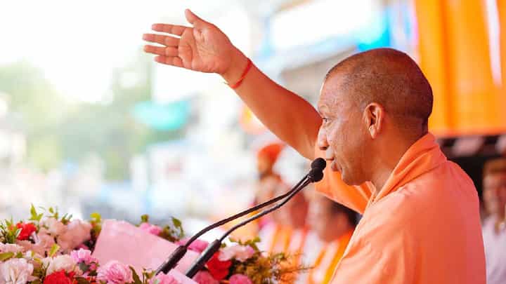 मोदी पुन्हा पंतप्रधान झाल्यास... योगी आदित्यनाथ यांच्या वक्तव्यावरून ठाकरे गटाचा हल्लाबोल मोदी पुन्हा पंतप्रधान झाल्यास... योगी आदित्यनाथ यांच्या वक्तव्यावरून ठाकरे गटाचा हल्लाबोल