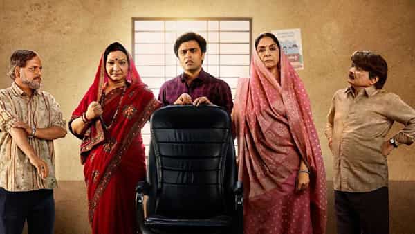 पंचायत ही वेबसिरिज सध्या ओटीटीवर धुमाकूळ घालते आहे. आधी या वेबसिरिजचे दोन भाग प्रचंड गाजले. त्यानंतर आता पंचायतचा तिसरा भाग रिलीज झाला आहे.