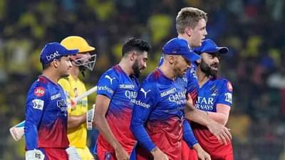 IPL 2024 : पराभव जिव्हारी लागला, RCB च्या कोचकडून सर्वांसमोर गोलंदाजांचा अपमान, सरळ म्हटलं...