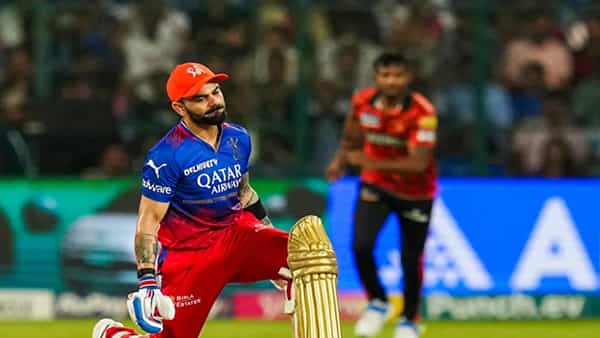आयपीएल 2024 स्पर्धेत रॉयल चॅलेंजर्स बंगळुरुला प्लेऑफमध्ये खेळण्याची संधी आहे. सलग पाच सामन्यात विजय मिळवत आरसीबीने दाखवून दिलं आहे. आरसीबीने शेवटचा सामना दिल्ली कॅपिटल्सविरुद्ध जिंकला. मात्र या सामन्यात असं काही घडलं की प्रकरण पोलिसात पोहोचलं आहे.