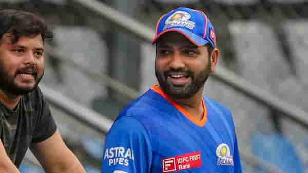 Rohit Sharma : शेवट जवळ आलाय, MI च्या टीममधील या खेळाडूने रोहित शर्माकडे मागितली ऑटोग्राफ