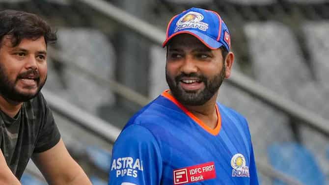 Rohit Sharma : शेवट जवळ आलाय, MI च्या टीममधील या खेळाडूने रोहित शर्माकडे मागितली ऑटोग्राफ