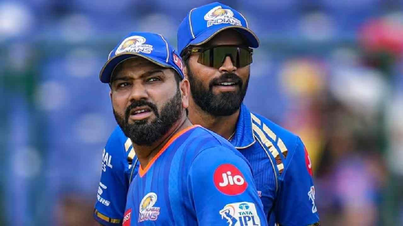 IPL 2024 : मुंबई इंडियन्समध्ये गटबाजी उघड, रोहित-हार्दिक भांडणात कोण-कोणाच्या बाजूने? IPL 2024 : मुंबई इंडियन्समध्ये गटबाजी उघड, रोहित-हार्दिक भांडणात कोण-कोणाच्या बाजूने?