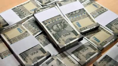 महिन्याला कमाई केवळ 25,000 रुपये, तरीही जमवा 1 कोटी, जादू कसली, हा आहे बचतीचा फॉर्म्युला