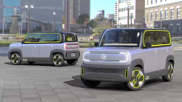 मारुती-सुझुकीने अजून इलेक्ट्रिक कार सेगमेंटमध्ये पाऊल टाकलं नाही. पण Suzuki च्या 'eWX' या इलेक्ट्रिक कारच मोठी चर्चा आहे. या कारचे डिझाईन कंपनीने पेटंट केले आहे.