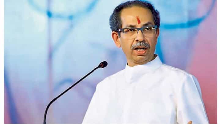 उद्धव ठाकरेंना मोठा झटका, केंद्रीय निवडणूक आयोगाकडून कारवाईचे आदेश, नेमकं प्रकरण काय? उद्धव ठाकरेंना मोठा झटका, केंद्रीय निवडणूक आयोगाकडून कारवाईचे आदेश, नेमकं प्रकरण काय?
