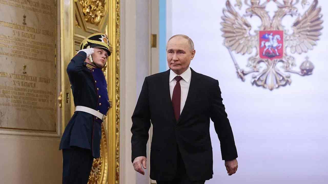 Vladimir Putin : 300 मृत्यूचा बदला घेण्यासाठी 80 हजार मारले, देशासोबत गद्दारी नाय, पुतिन कसे बनले हुकूमशहा?
