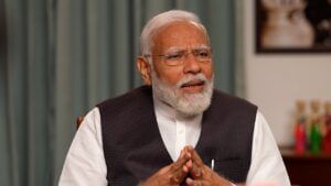 PM Modi Interview : देशाने कुणाच्या गॅरंटीवर विश्वास ठेवायचा? मोदी की राहुल गांधी? पंतप्रधान स्पष्टच म्हणाले…