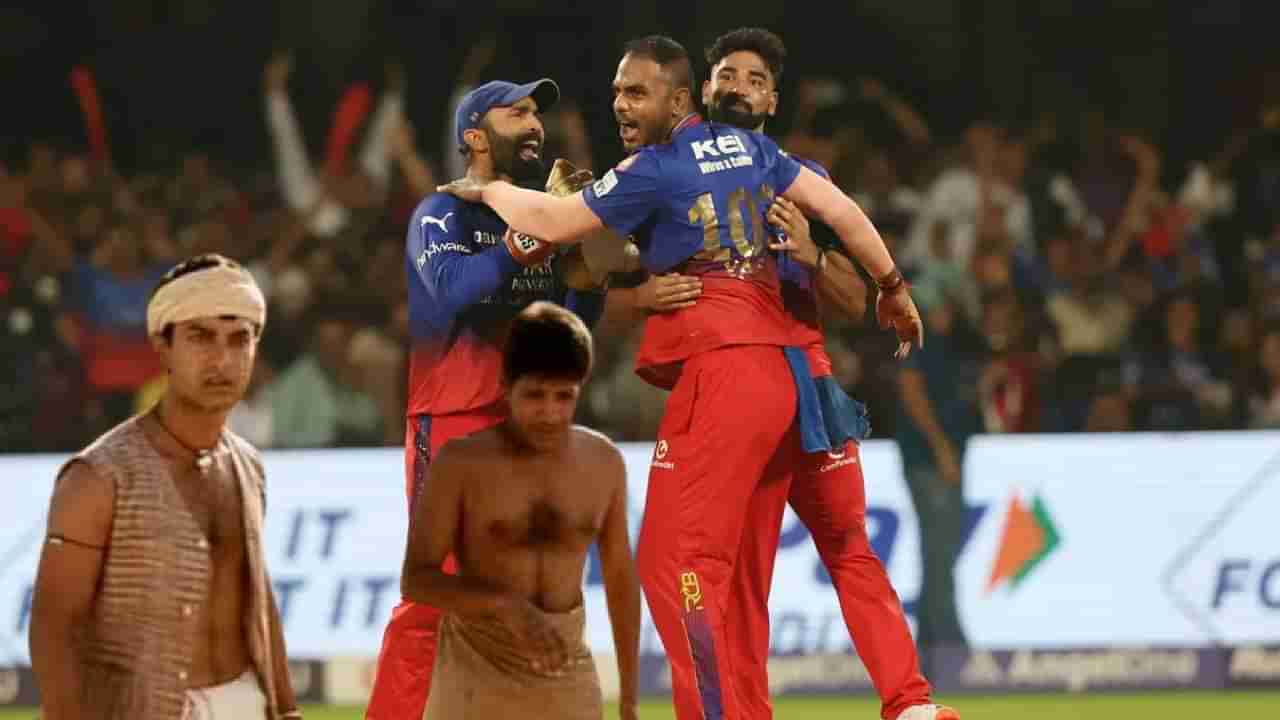 IPL 2024, RCB Playoff : आरसीबीकडून प्लेऑफचा लगान वसूल, यश दयाल खऱ्या अर्थाने ठरला कचरा