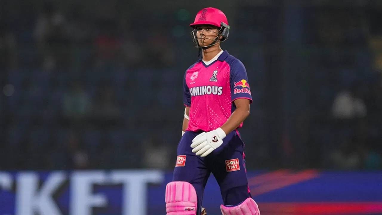 यशस्वी जयस्वाल सापडला अडचणीत, आकाश चोप्राने केलं उघड! आता टी20 वर्ल्डकपमध्ये काय होणार? यशस्वी जयस्वाल सापडला अडचणीत, आकाश चोप्राने केलं उघड! आता टी20 वर्ल्डकपमध्ये काय होणार?