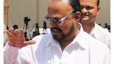 आरोपासाठी आरोप नको, महायुतीत आहोत याची जाणीव ठेवा; अडसूळांनी भाजप नेत्याला फटकारलं