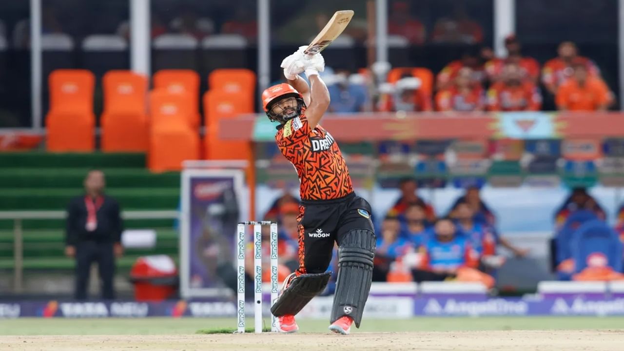 SRH vs PBKS : अभिषेक शर्माची विस्फोटक खेळी, हैदराबादचा पंजाबवर 4 विकेट्सने विजय