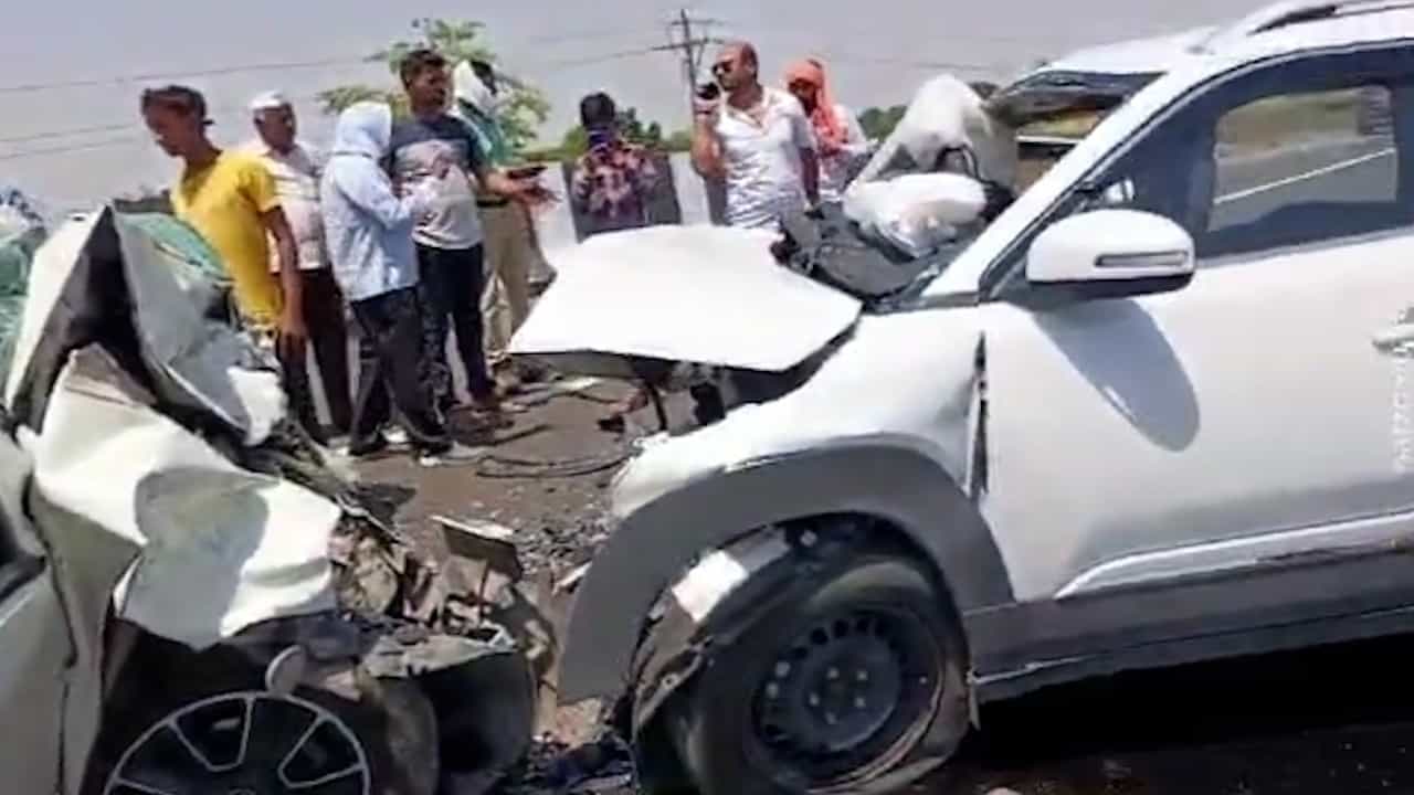 आमदार सरनाईकांच्या कुटुंबातील वाहनाचा भीषण अपघात, पाच जण जागीच ठार