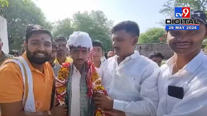 नापास तरीही बापाची जिद्द कायम, इयत्ता 10 वीत 10 वेळा नापास, पण 11 व्या प्रयत्नात पठ्ठ्या फुल्ल पास नापास तरीही बापाची जिद्द कायम, इयत्ता 10 वीत 10 वेळा नापास, पण 11 व्या प्रयत्नात पठ्ठ्या फुल्ल पास