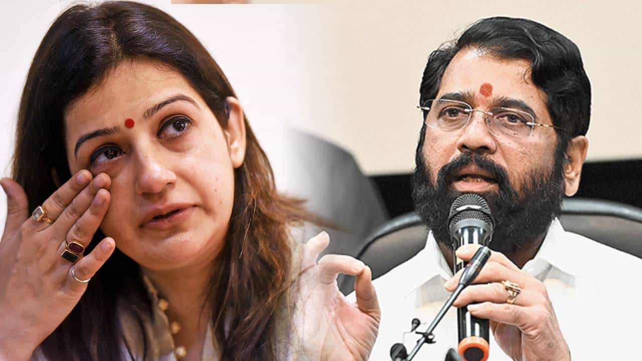 गद्दार म्हणत प्रियंका चतुर्वेदींनी केलेल्या 'त्या' टीकेवर मुख्यमंत्र्यांची पहिली प्रतिक्रिया गद्दार म्हणत प्रियंका चतुर्वेदींनी केलेल्या 'त्या' टीकेवर मुख्यमंत्र्यांची पहिली प्रतिक्रिया