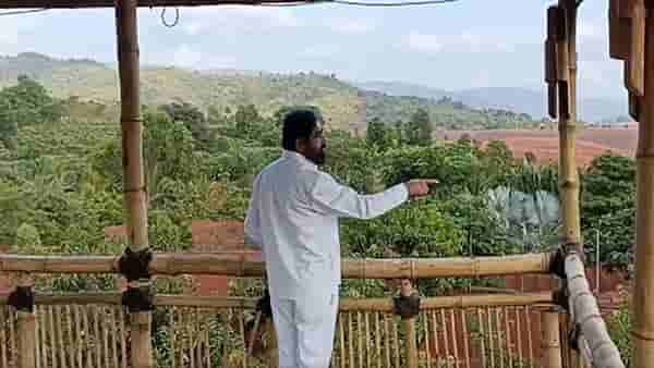 फॉरेन ट्रीप नाही तर शिंदेंचा आपल्या मूळ गावी फेरफटका, गाव दाखवत दिला मोलाचा संदेश