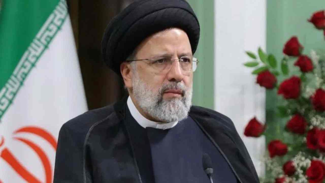 Iran President Death : ...म्हणून इब्राहिम रईसी यांच्या हेलिकॉप्टर दुर्घटनेनंतर इस्रायलवर वाढला संशय Iran President Death : ...म्हणून इब्राहिम रईसी यांच्या हेलिकॉप्टर दुर्घटनेनंतर इस्रायलवर वाढला संशय