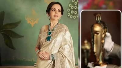 नीता अंबानी पितात एवढं महाग पाणी !? त्या बाटलीचा फोटो व्हायरल, किंमत ऐकाल तर..