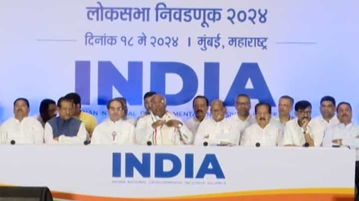तोडा फोडा राज्य करा यावर भाजपचा भर, उद्धव ठाकरे यांचं फडणवीसांना प्रत्युत्तर तोडा फोडा राज्य करा यावर भाजपचा भर, उद्धव ठाकरे यांचं फडणवीसांना प्रत्युत्तर