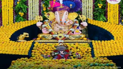 अक्षयतृतीयेच्या मंगलदिनी दगडूशेठ गणपतीला 11 हजार आंब्यांचा महानैवेद्य अर्पण