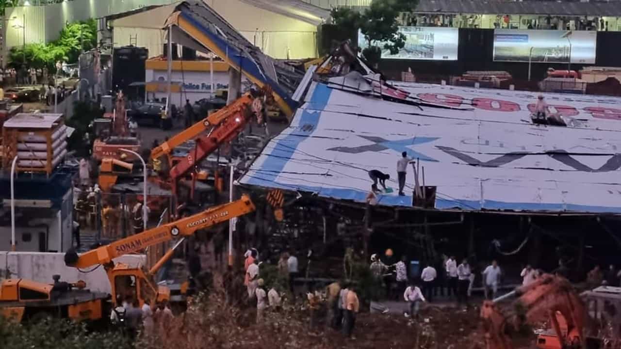 परवानगी फक्त 40 x 40 फूटांची पण होर्डिंगं लावलं..., कंपनीनं मोडला नियम, दुर्घटनेच्या दिवशीच पालिकेची नोटीस