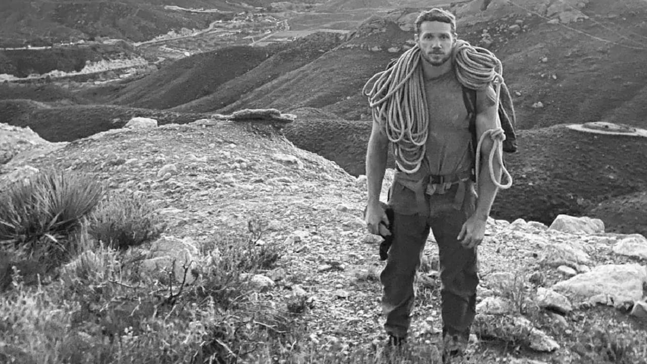 प्रसिद्ध अभिनेत्याची वयाच्या 37 व्या वर्षी गोळ्या झाडून हत्या, 3 आरोपी फरार प्रसिद्ध अभिनेत्याची वयाच्या 37 व्या वर्षी गोळ्या झाडून हत्या, 3 आरोपी फरार