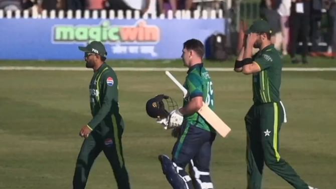 आयर्लंडचा पाकिस्तानवर 17 वर्षांनी विजय, टी 20 वर्ल्ड कपआधी उलटफेर