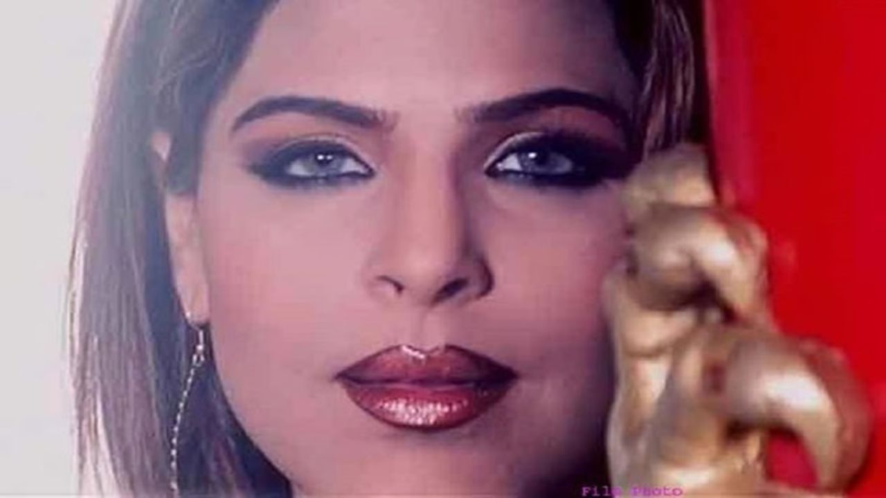 अभिनेत्री लैला खान हत्या प्रकरणात सावत्र पित्यास फाशीची शिक्षा, 14 वर्षांनी निकाल अभिनेत्री लैला खान हत्या प्रकरणात सावत्र पित्यास फाशीची शिक्षा, 14 वर्षांनी निकाल